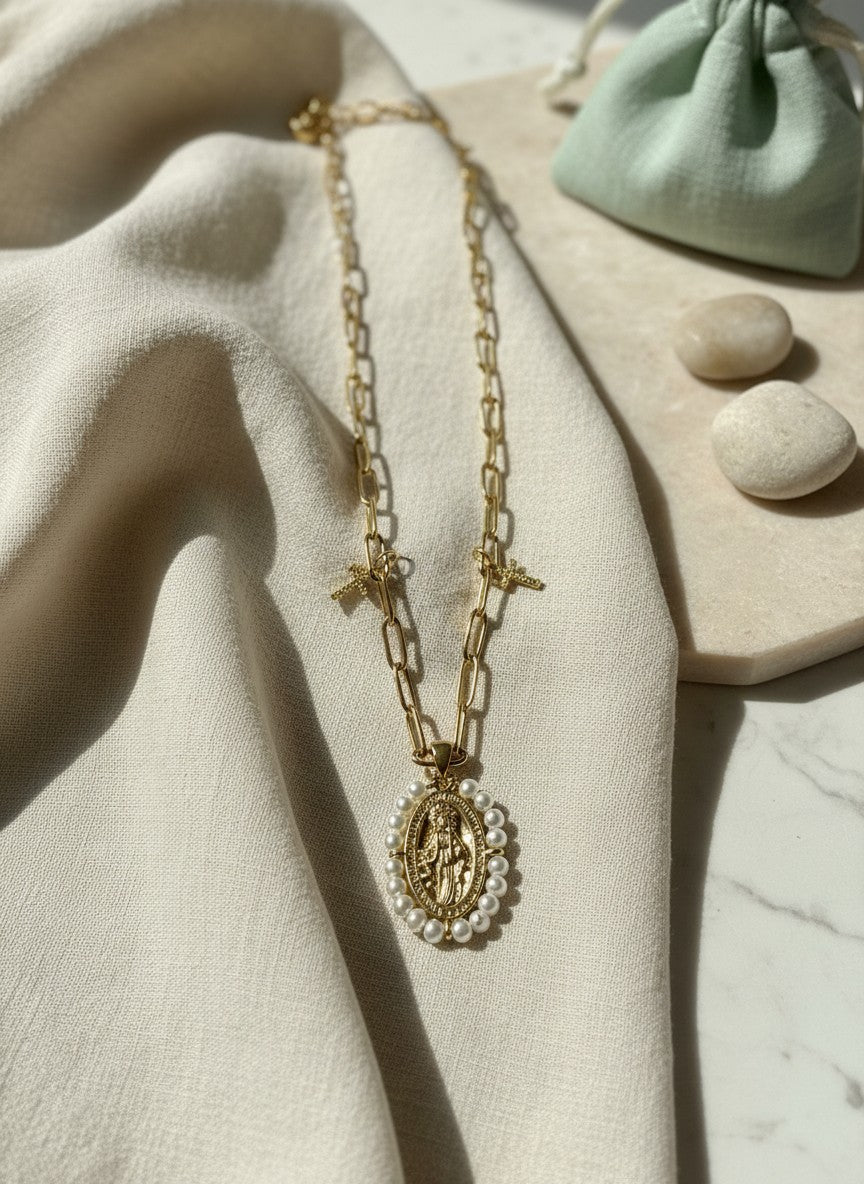 Ave María Necklace